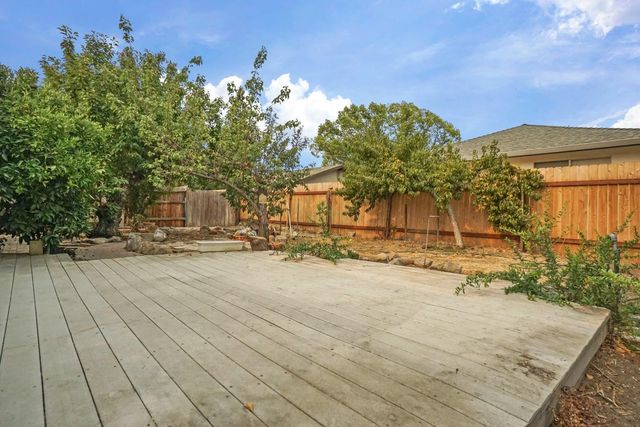1005 Dover Dr, Lodi, CA 95242