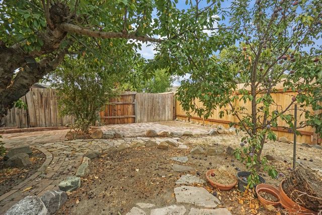 1005 Dover Dr, Lodi, CA 95242