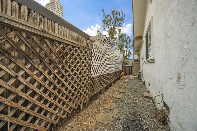1005 Dover Dr, Lodi, CA 95242