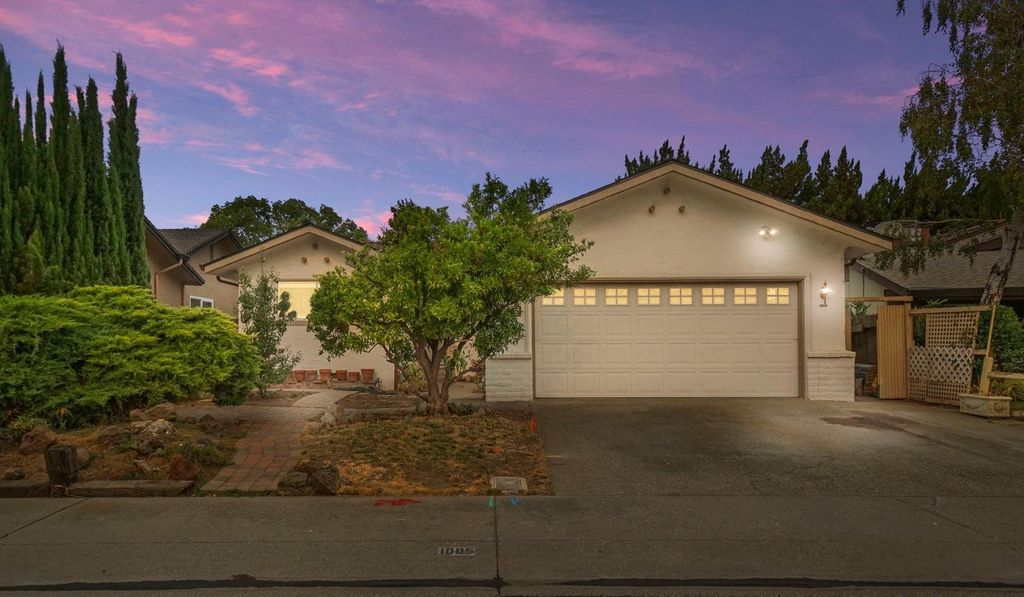 1005 Dover Dr, Lodi, CA 95242