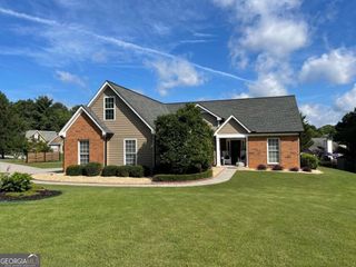 1881 Hampton Walk Court, Hoschton, GA 30548