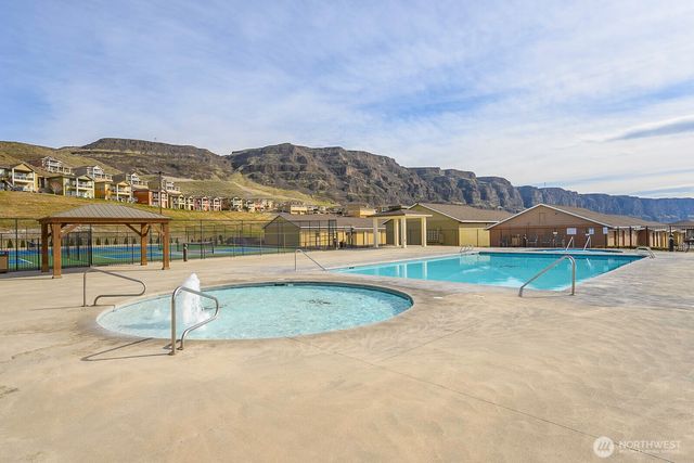 23466 Sunserra Loop NW, Quincy, WA 98848