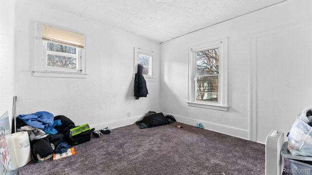 2984 Leslie Street, Detroit, MI 48238