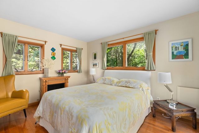 64 Lakeside Dr, Groton, MA 01450