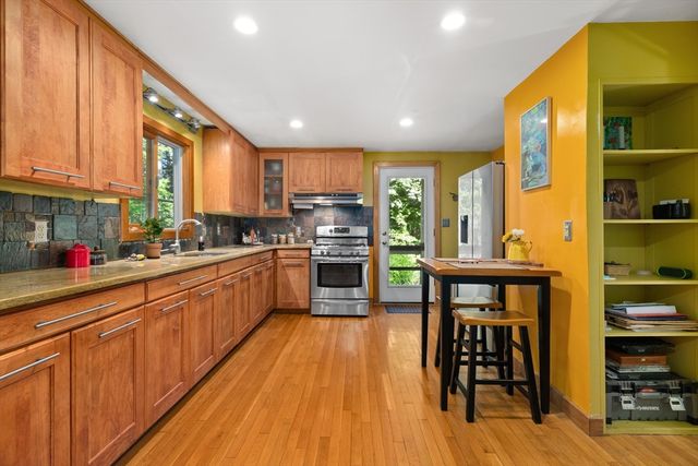 64 Lakeside Dr, Groton, MA 01450