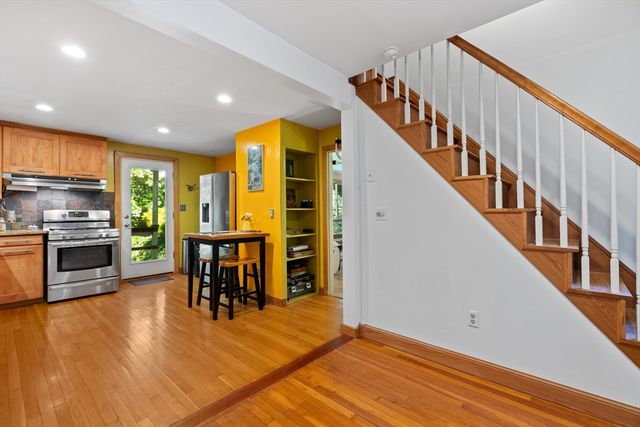64 Lakeside Dr, Groton, MA 01450