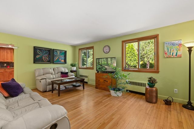 64 Lakeside Dr, Groton, MA 01450