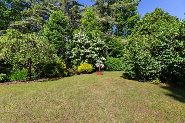 64 Lakeside Dr, Groton, MA 01450