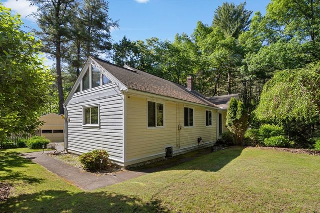 64 Lakeside Dr, Groton, MA 01450