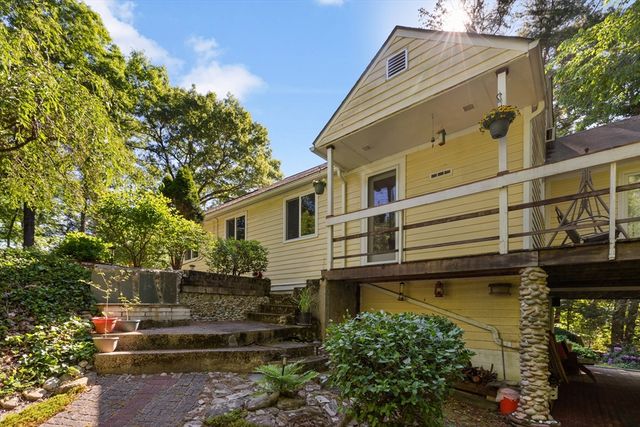 64 Lakeside Dr, Groton, MA 01450