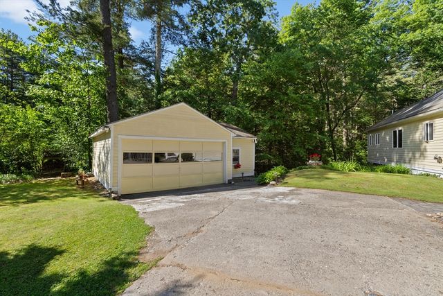 64 Lakeside Dr, Groton, MA 01450