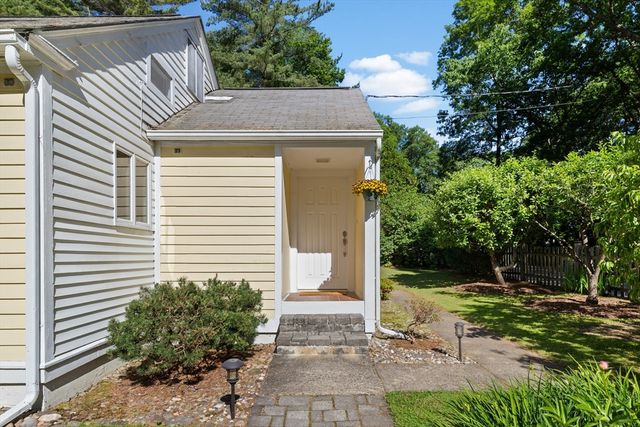 64 Lakeside Dr, Groton, MA 01450