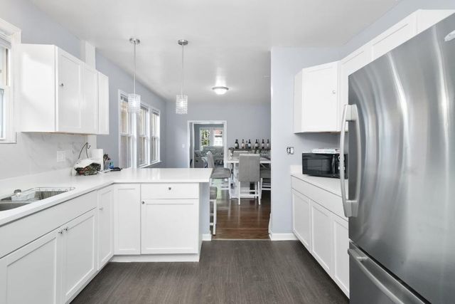 5217 S Green Street, Chicago, IL 60609