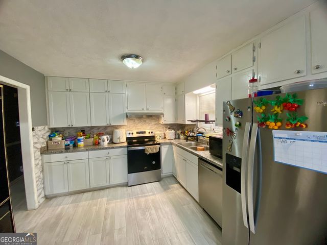 6907 Stephens Dr, Rex, GA 30273