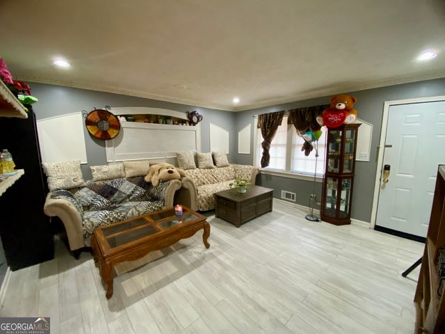 6907 Stephens Dr, Rex, GA 30273