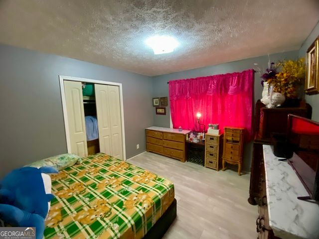 6907 Stephens Dr, Rex, GA 30273