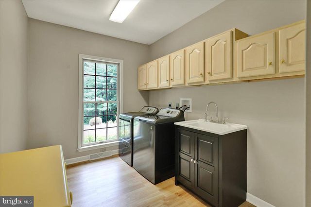 415 GREENVILLE RD, Denver, PA 17517