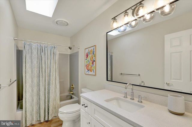 415 GREENVILLE RD, Denver, PA 17517