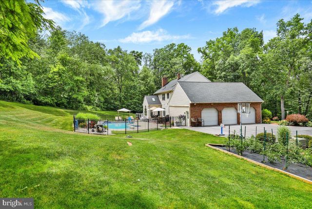 415 GREENVILLE RD, Denver, PA 17517