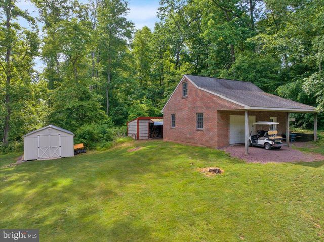 415 GREENVILLE RD, Denver, PA 17517