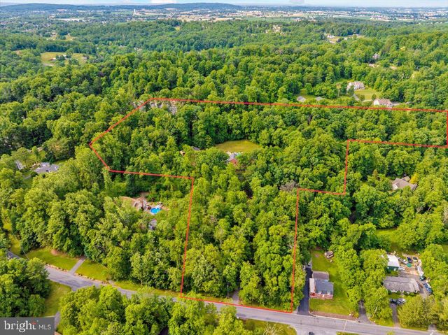 415 GREENVILLE RD, Denver, PA 17517