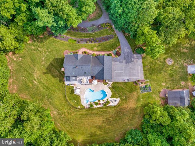 415 GREENVILLE RD, Denver, PA 17517