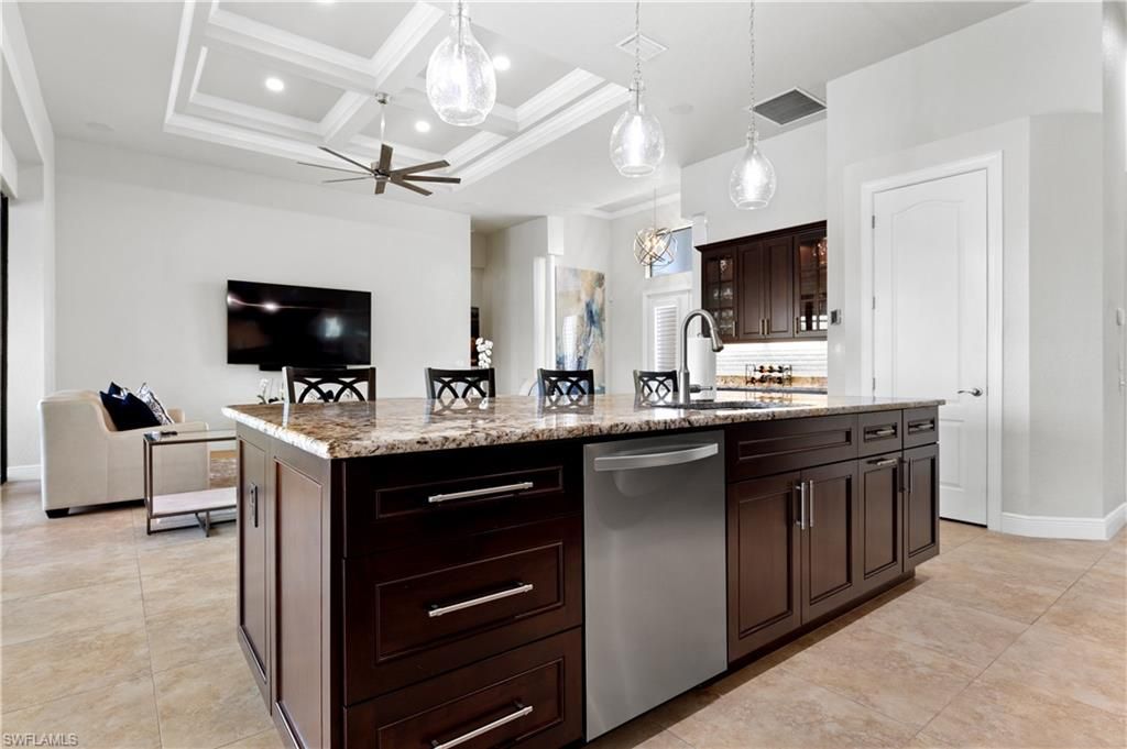 Image 14 of property listing at 1431 SW 40th TER, Cape Coral, FL 33914