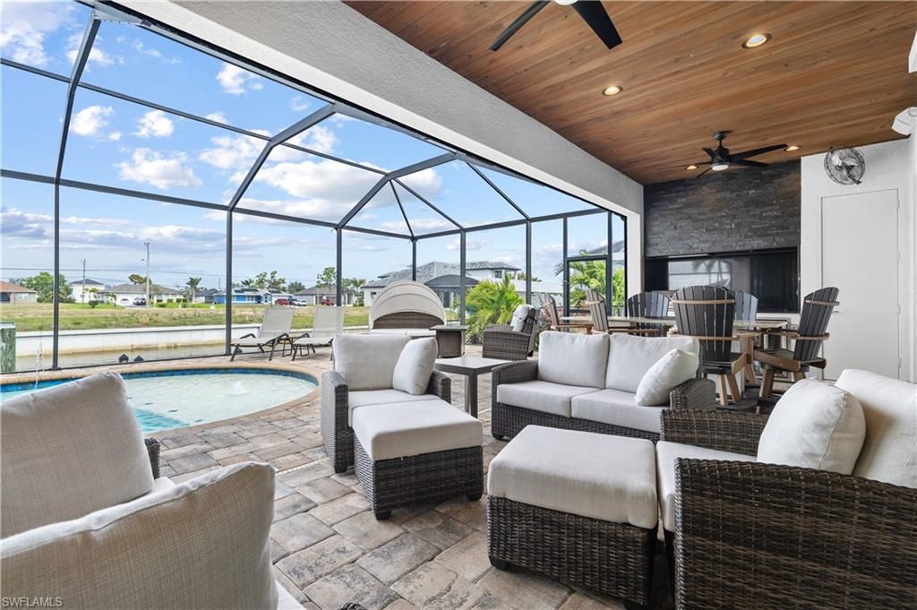 Image 32 of property listing at 1431 SW 40th TER, Cape Coral, FL 33914