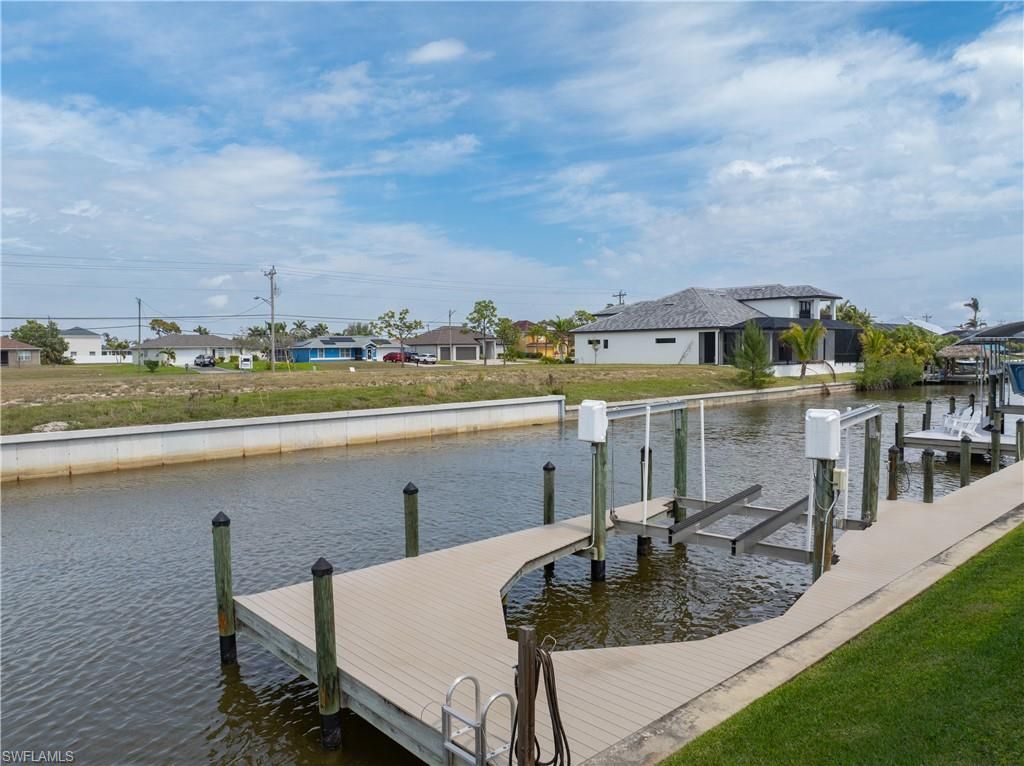 Image 45 of property listing at 1431 SW 40th TER, Cape Coral, FL 33914