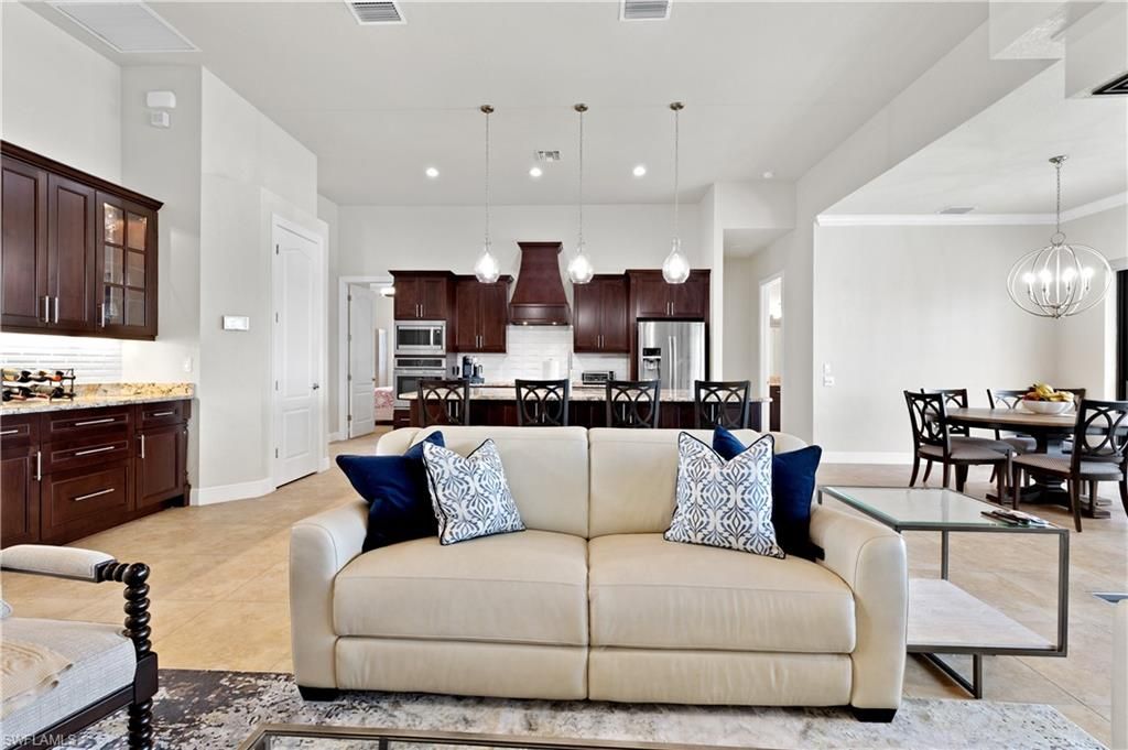Image 6 of property listing at 1431 SW 40th TER, Cape Coral, FL 33914