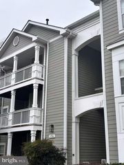 1716 LAKE SHORE CREST DR #33, Reston, VA 20190