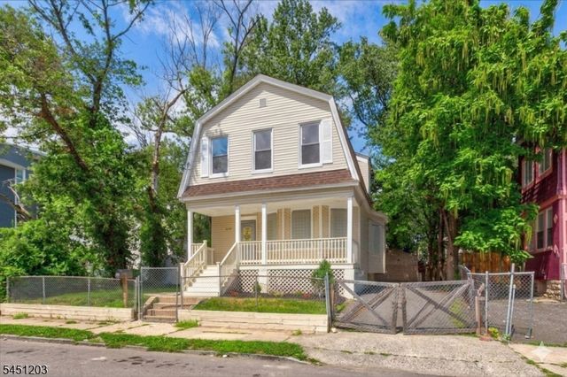 31 Voorhees St, Newark City, NJ 07108