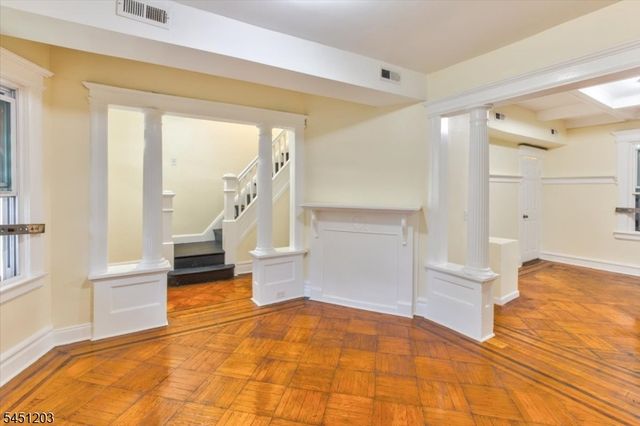 31 Voorhees St, Newark City, NJ 07108