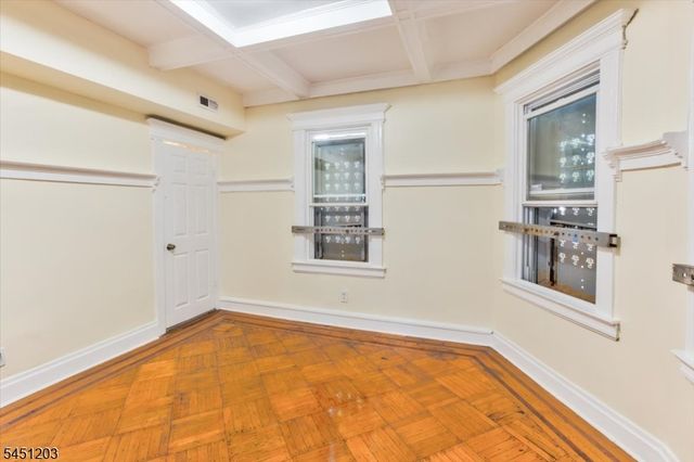 31 Voorhees St, Newark City, NJ 07108