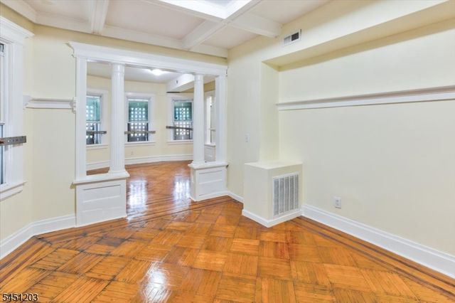31 Voorhees St, Newark City, NJ 07108