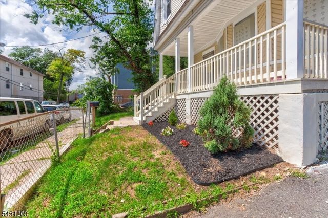 31 Voorhees St, Newark City, NJ 07108