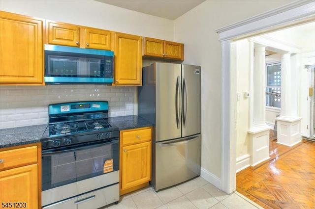 31 Voorhees St, Newark City, NJ 07108