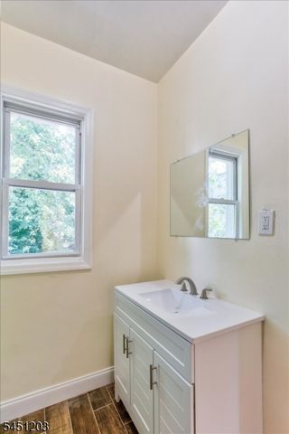 31 Voorhees St, Newark City, NJ 07108