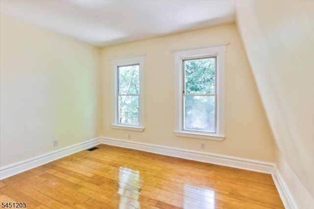 31 Voorhees St, Newark City, NJ 07108