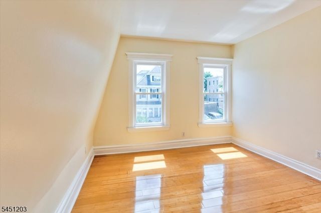 31 Voorhees St, Newark City, NJ 07108