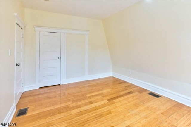 31 Voorhees St, Newark City, NJ 07108