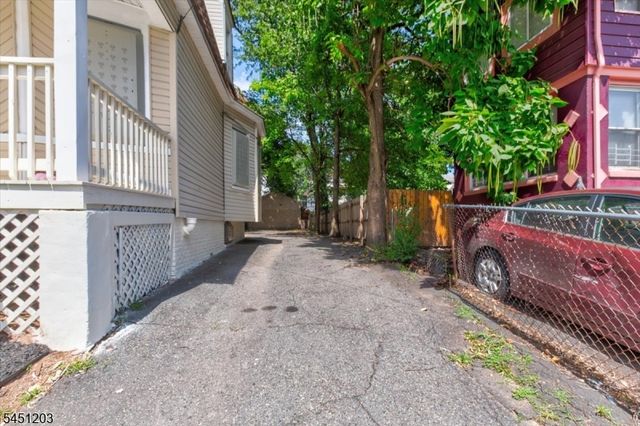 31 Voorhees St, Newark City, NJ 07108