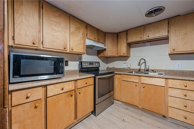 90 SE Valley Trail SE, Acworth, GA 30101