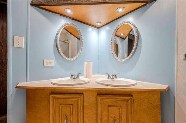 90 SE Valley Trail SE, Acworth, GA 30101