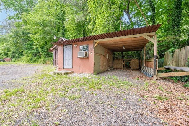 90 SE Valley Trail SE, Acworth, GA 30101