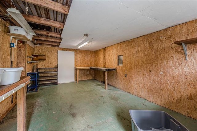 90 SE Valley Trail SE, Acworth, GA 30101