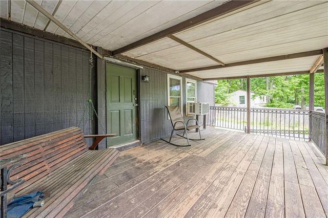 90 SE Valley Trail SE, Acworth, GA 30101