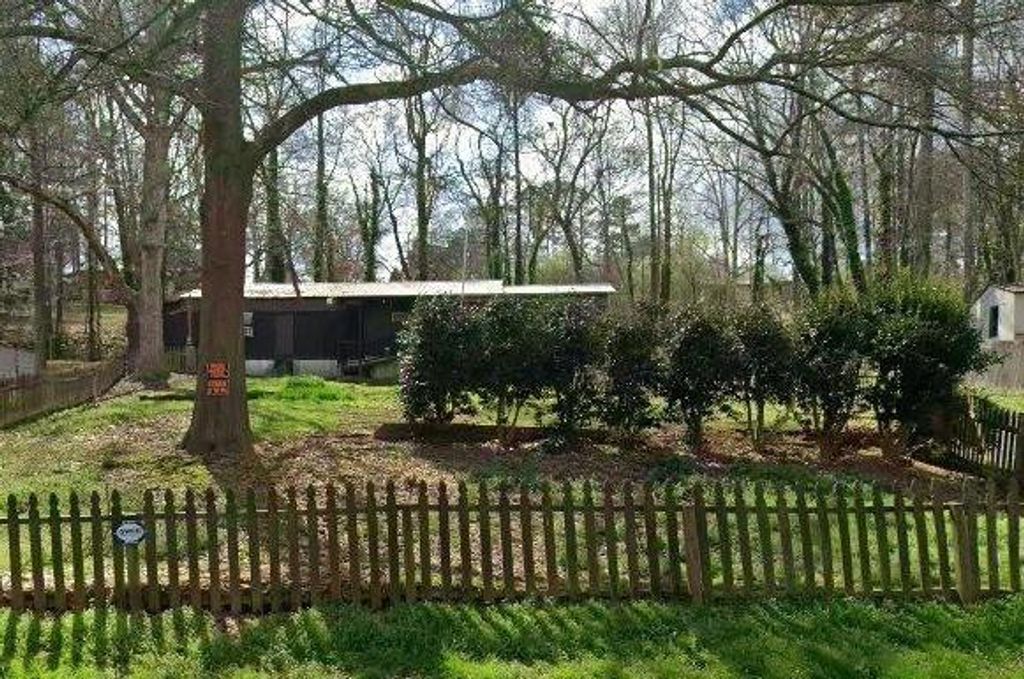 90 SE Valley Trail SE, Acworth, GA 30101