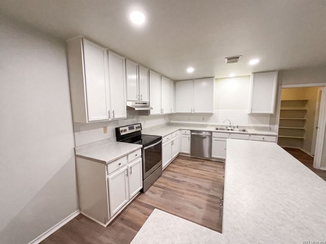 9626 TURQUOISE CRK, San Antonio, TX 78254