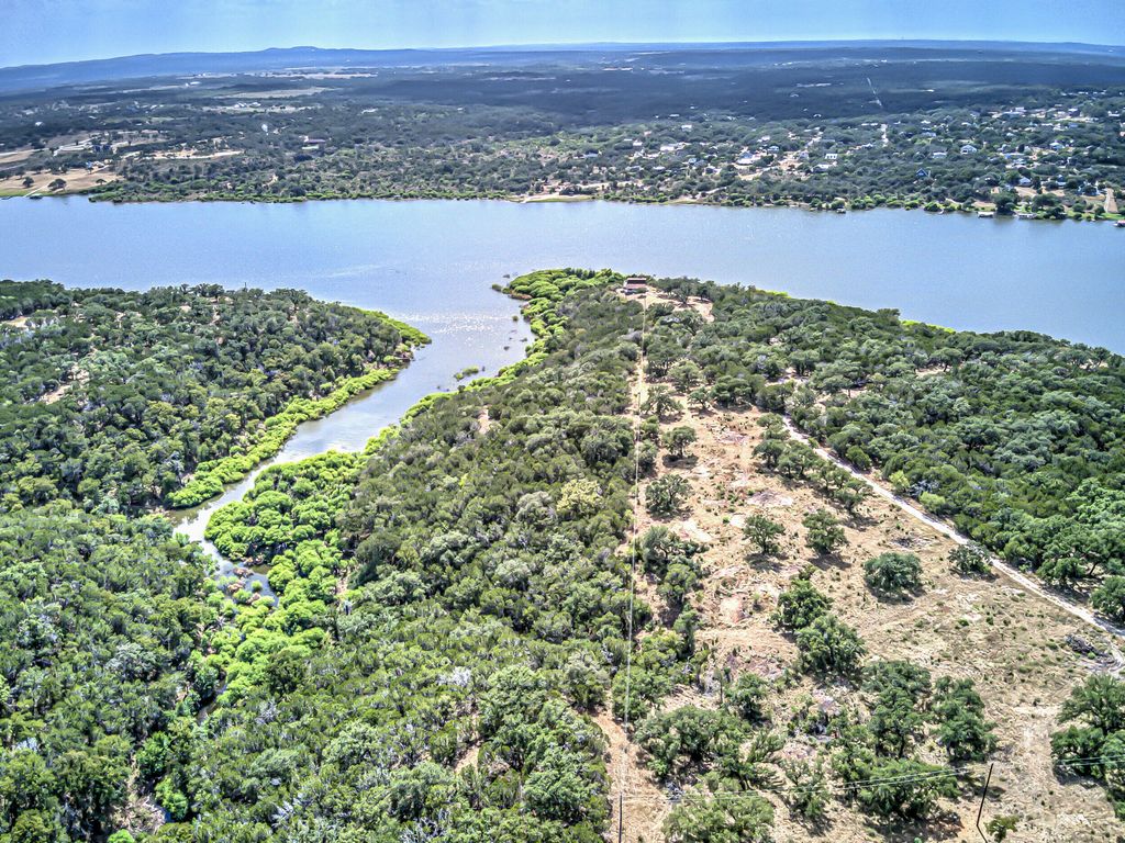 Image 13 of property listing at 920 Boultinghouse Rd, Marble Falls, TX 78654